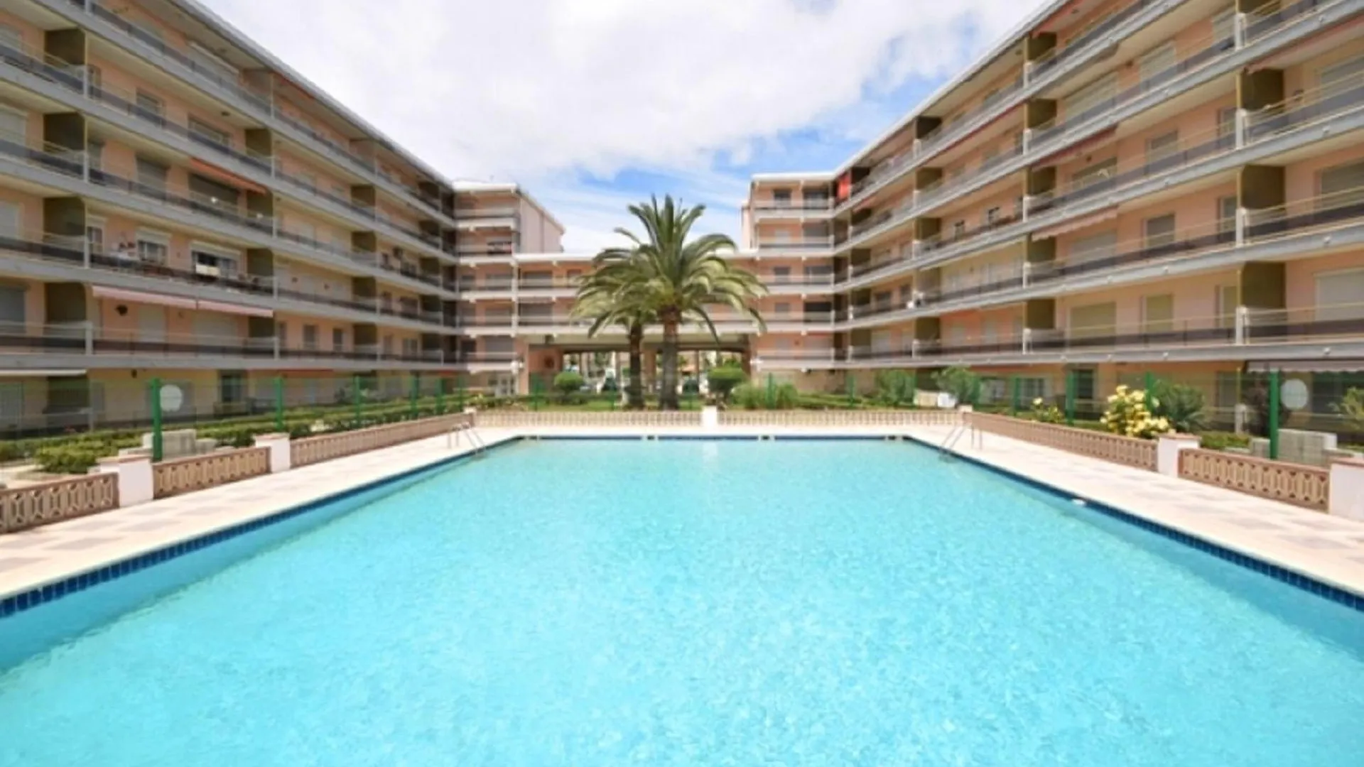 Pineda 7 Planet Apartment La Pineda