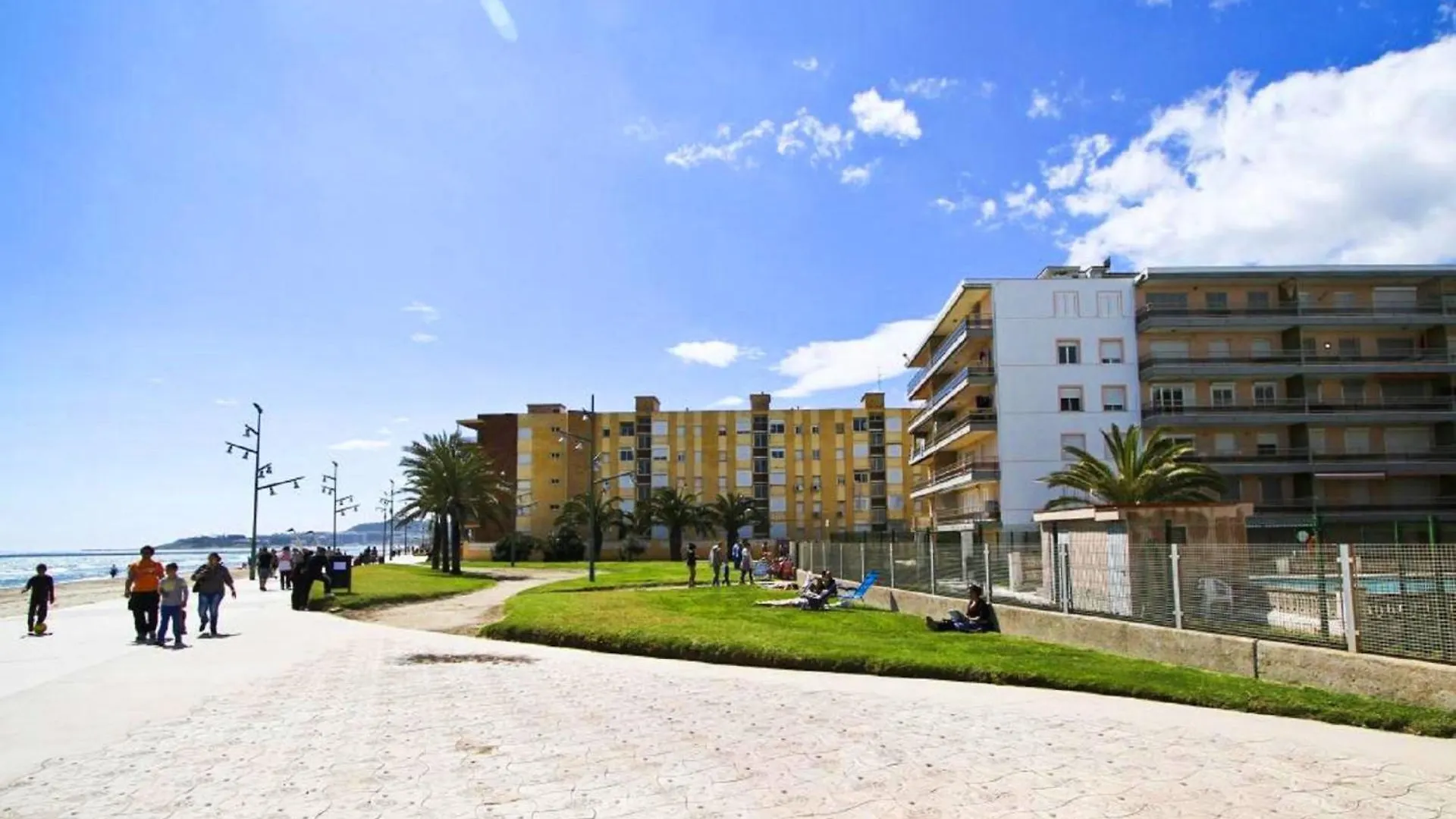 Pineda 7 Planet Apartment La Pineda