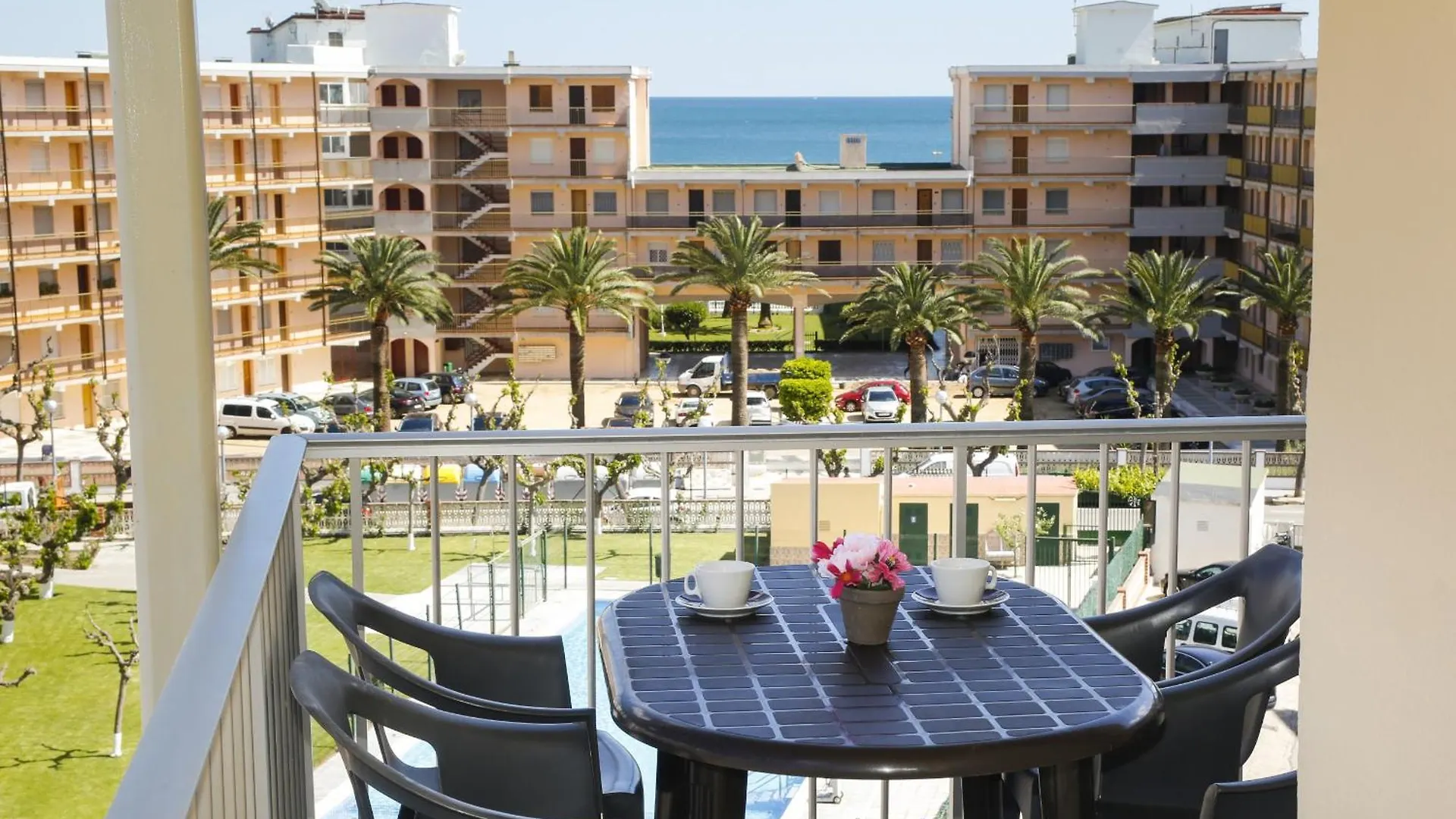 Pineda 7 Planet Apartment La Pineda Spanien